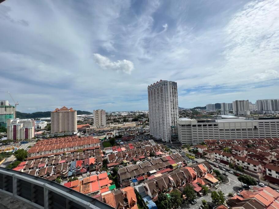 바얀레파스 New 6Pax Soho Near Usm & Spice Arena & Airport 아파트 외부 사진