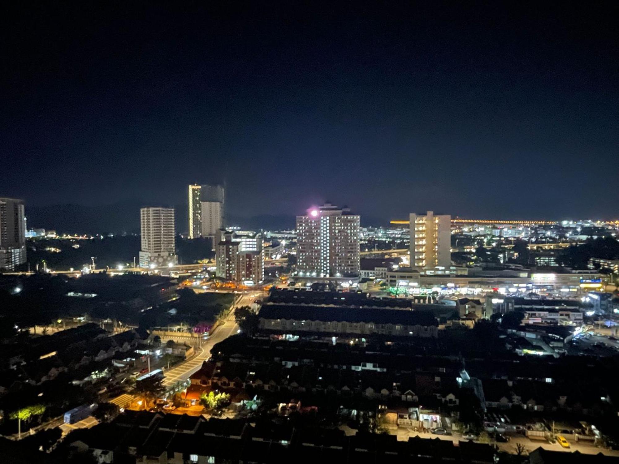 바얀레파스 New 6Pax Soho Near Usm & Spice Arena & Airport 아파트 외부 사진