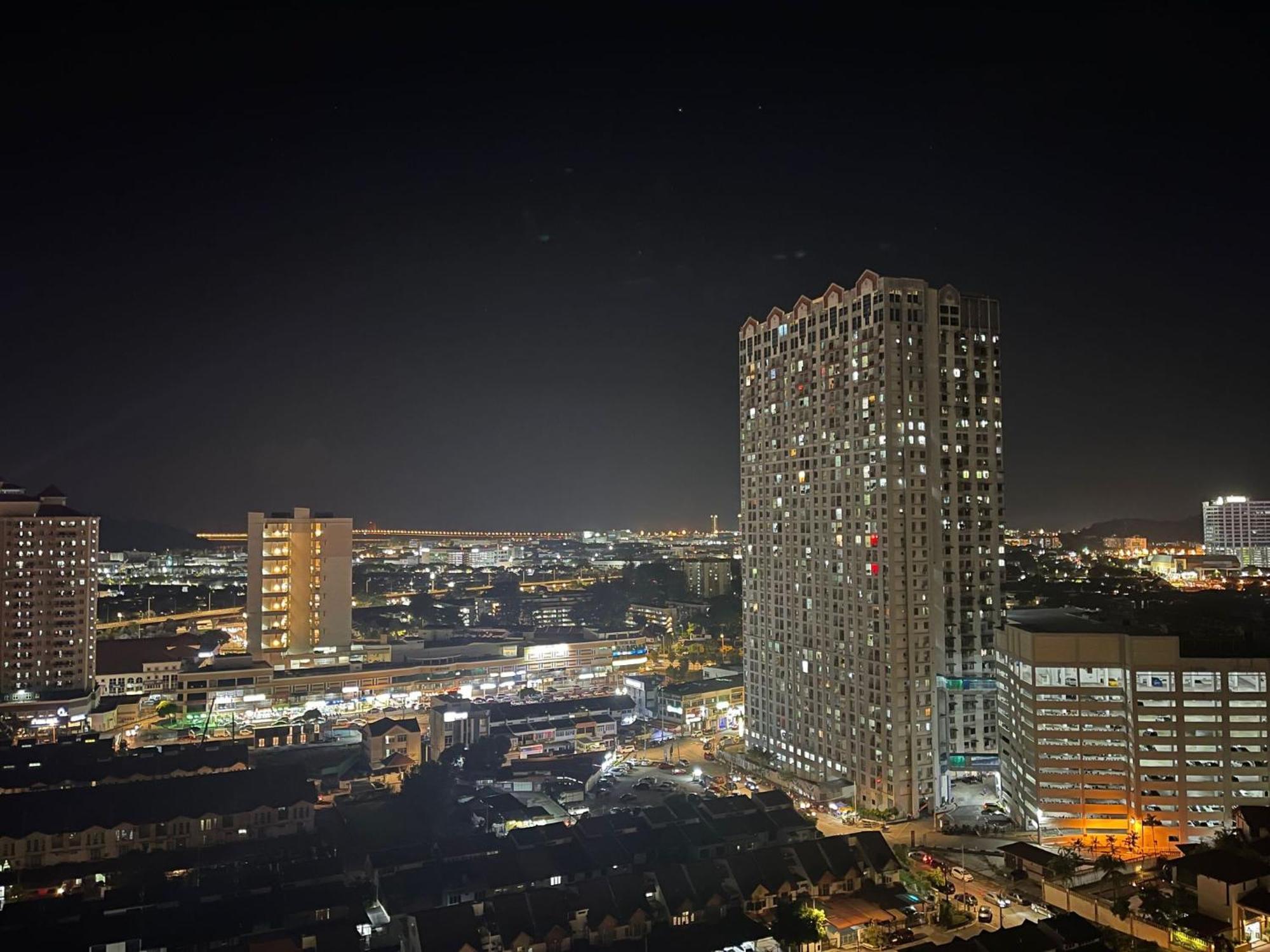 바얀레파스 New 6Pax Soho Near Usm & Spice Arena & Airport 아파트 외부 사진